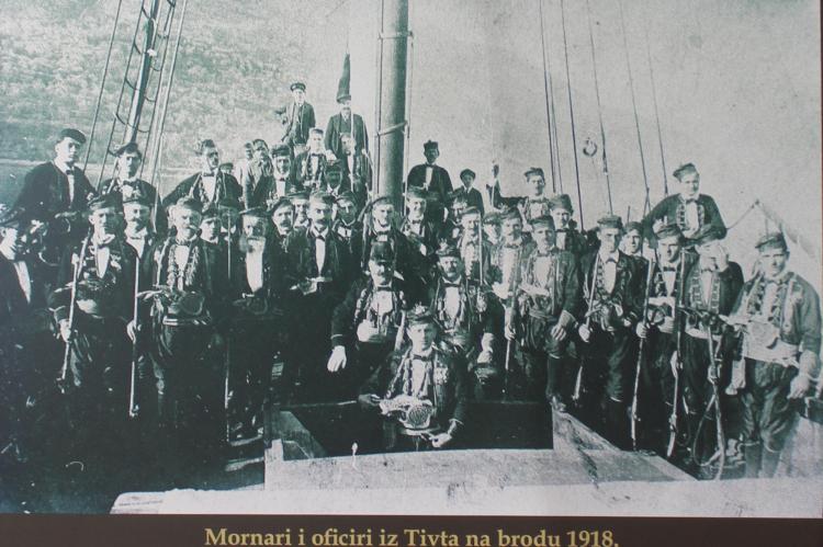 Mornari i oficiri iz Tivta na brodu,1918.